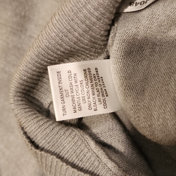 Soho New York & Company Gray Sweater in Size Large, Gently Worn - Picture 4 of 6